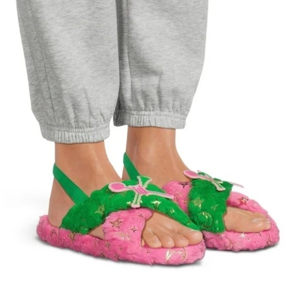 Wicked Women’s Slippers NEW 9/10 Glinda Elphaba Pink Green - Picture 1 of 7